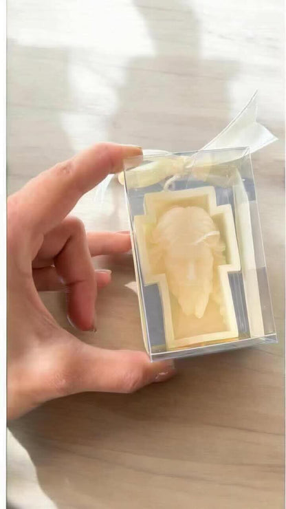 Small face of Christ candle
